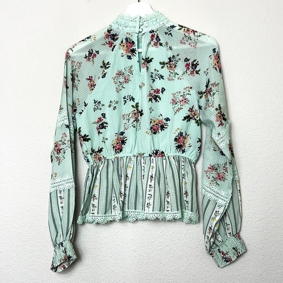 Hemant & Nandita Amour Floral Lace Blouse - Picture 6 of 10